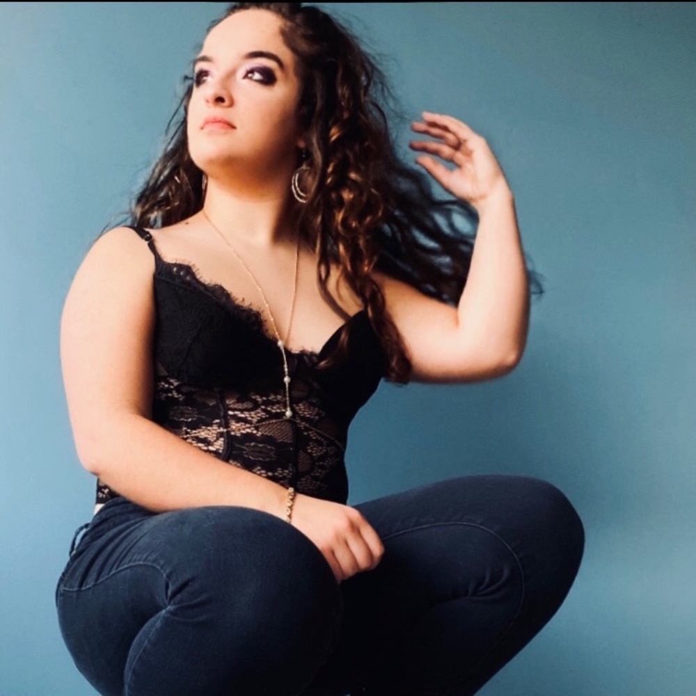 Meet your Posher, Dacee